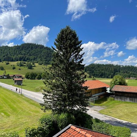 Ferienwohnung Geräumiges Domizil mit Bergblick Oberwössen Exterior foto