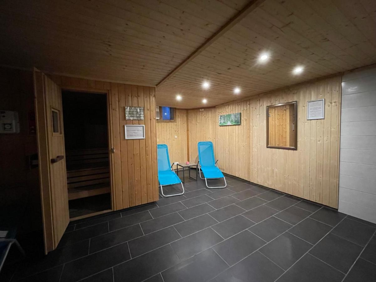 Ferienwohnung Geräumiges Domizil mit Bergblick Oberwössen Exterior foto
