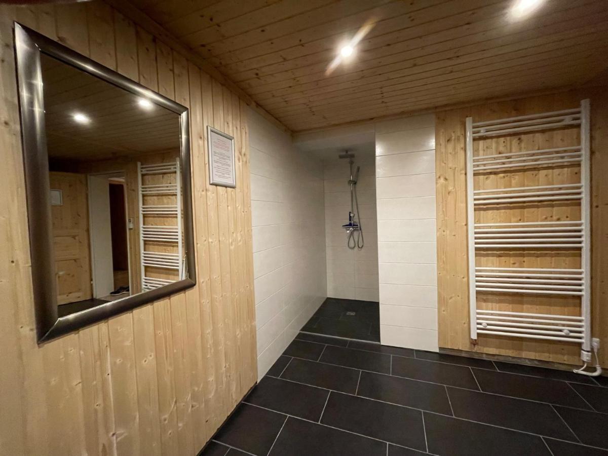 Ferienwohnung Geräumiges Domizil mit Bergblick Oberwössen Exterior foto