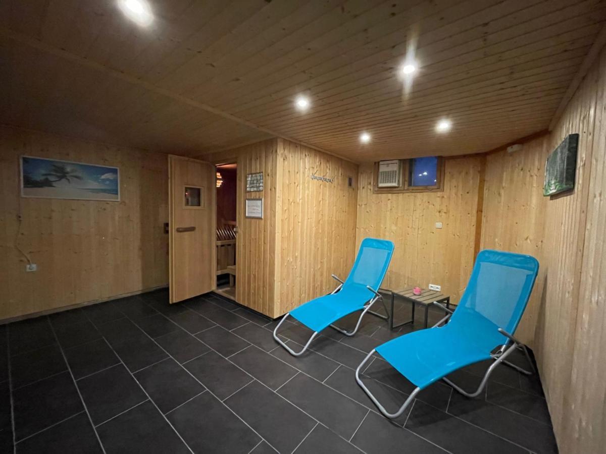 Ferienwohnung Geräumiges Domizil mit Bergblick Oberwössen Exterior foto